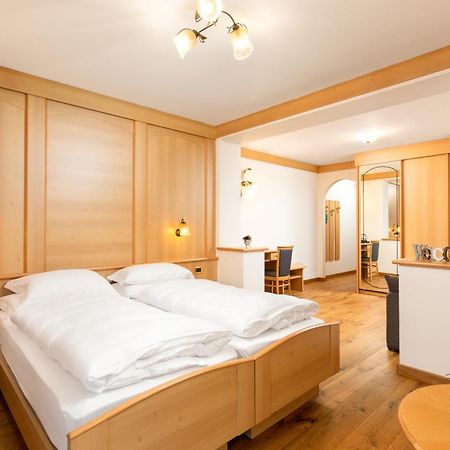 Hotel Pareda Канацеї Екстер'єр фото