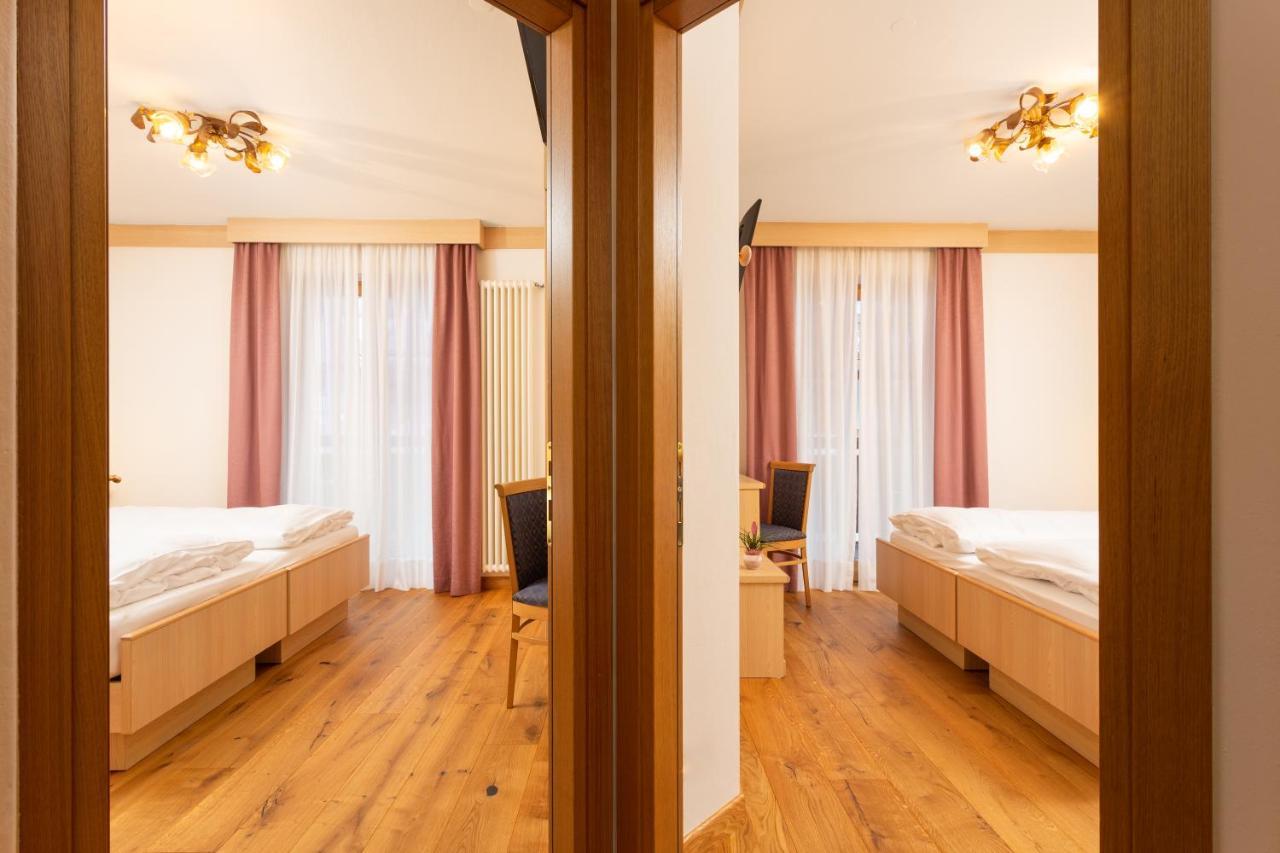 Hotel Pareda Канацеї Екстер'єр фото