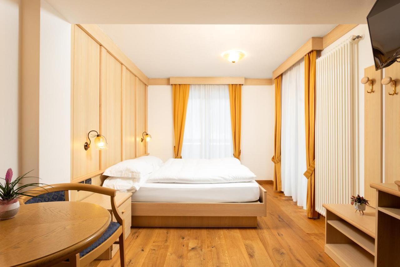 Hotel Pareda Канацеї Екстер'єр фото
