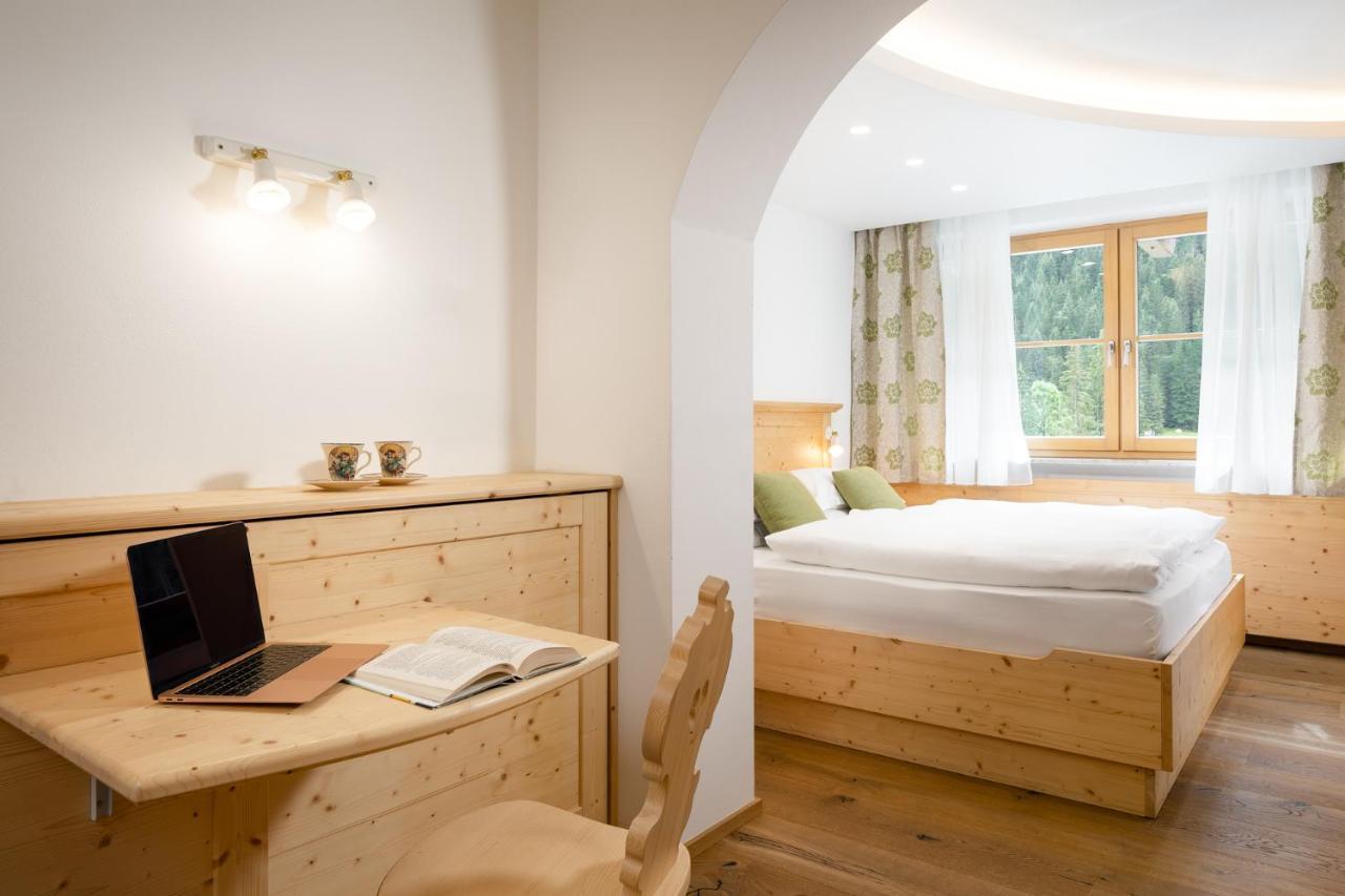 Hotel Pareda Канацеї Екстер'єр фото