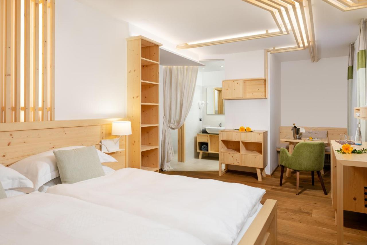 Hotel Pareda Канацеї Екстер'єр фото