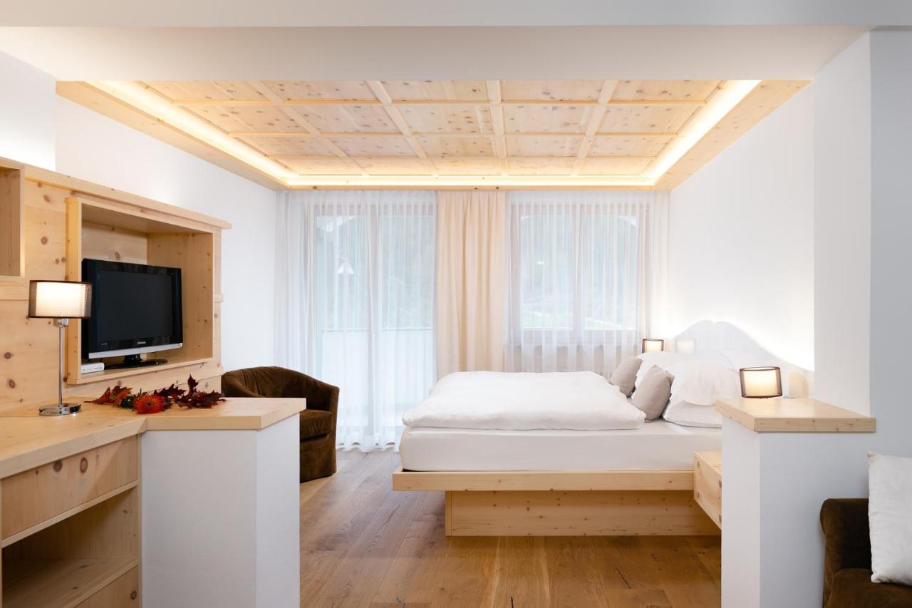 Hotel Pareda Канацеї Екстер'єр фото