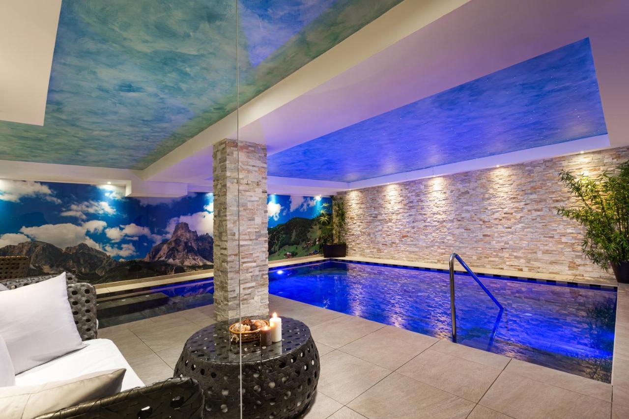 Hotel Pareda Канацеї Екстер'єр фото