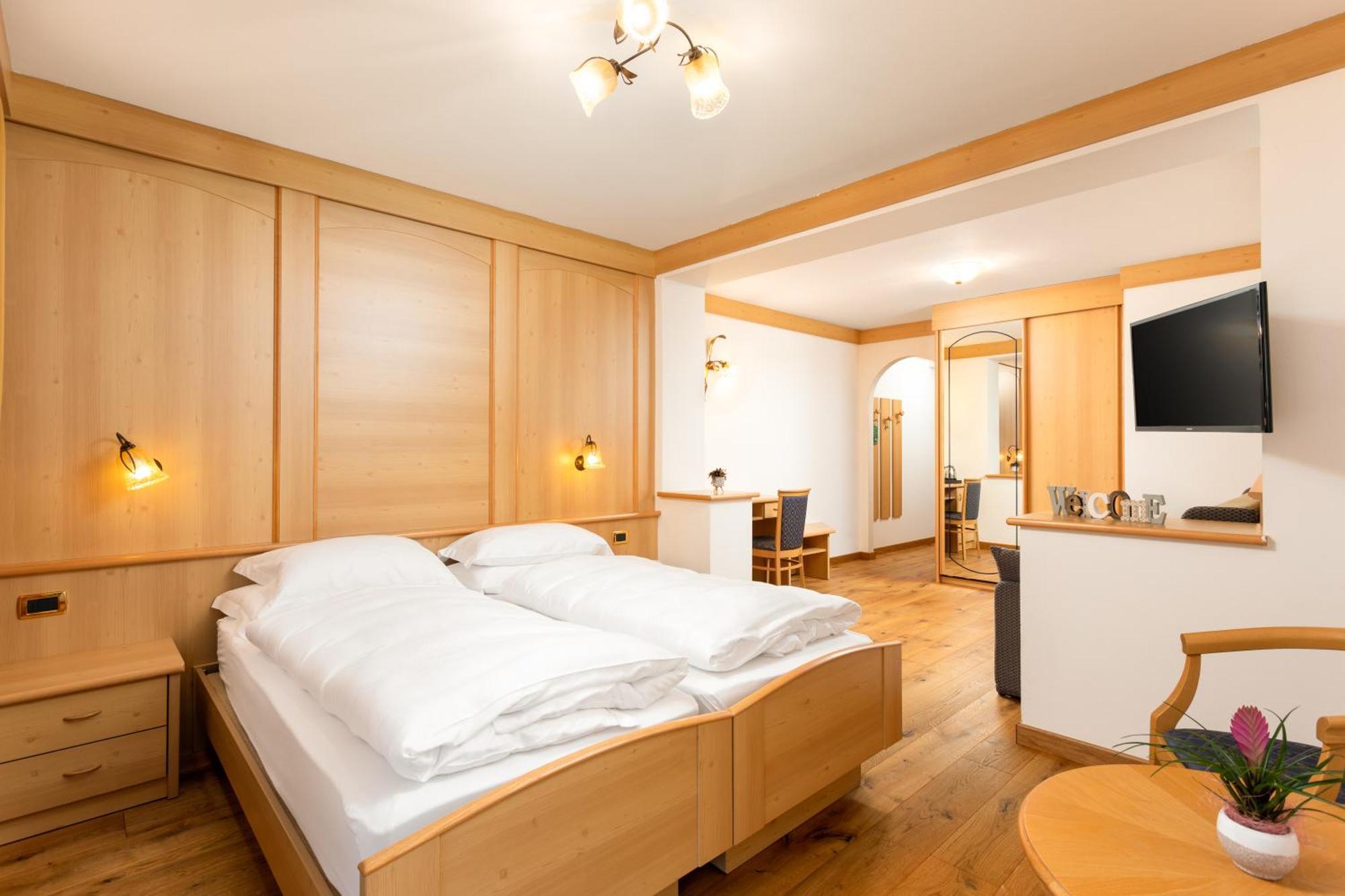 Hotel Pareda Канацеї Екстер'єр фото