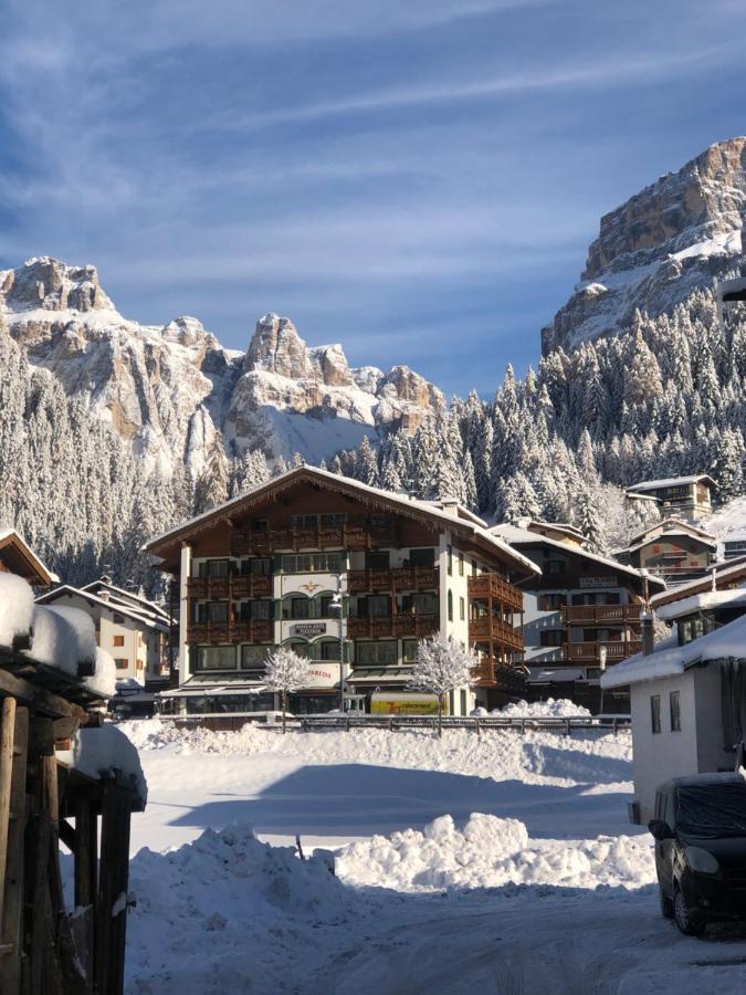 Hotel Pareda Канацеї Екстер'єр фото